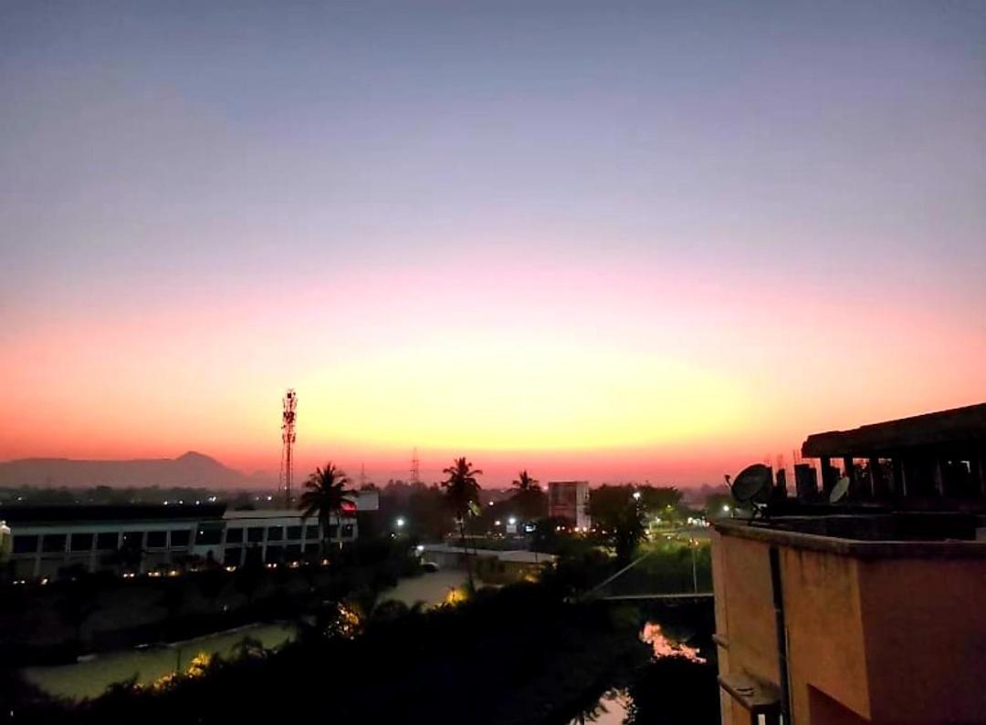 The Democracy Hotel & Resorts Nashik Esterno foto