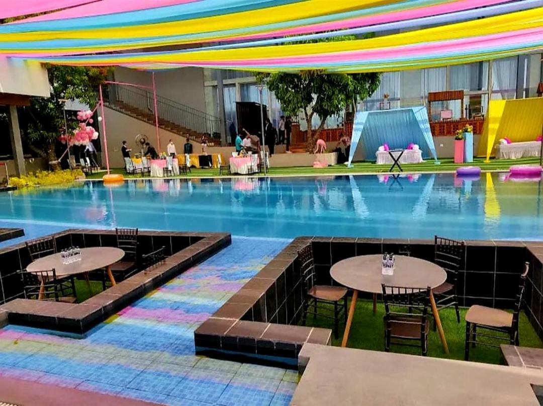 The Democracy Hotel & Resorts Nashik Esterno foto