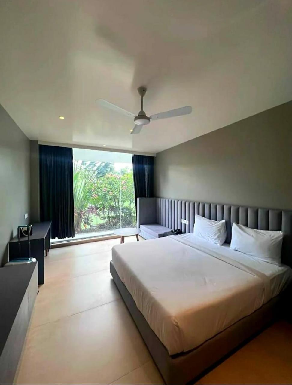 The Democracy Hotel & Resorts Nashik Esterno foto